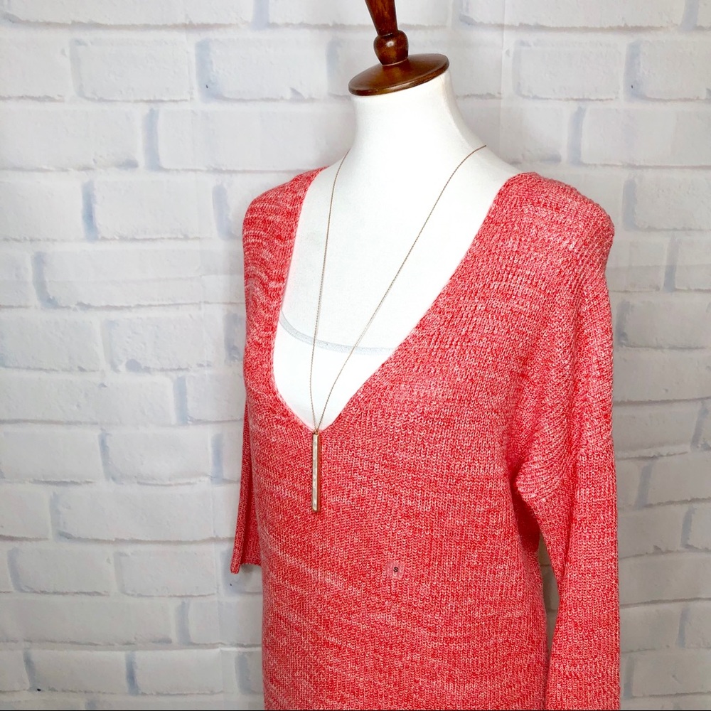 E X P R E S S : Classic “London Sweater” in Coral